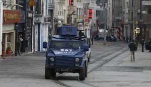 مقتل 3 عناصر من الأجهزة الخاصة جراء تفجير سيارة مفخخة بجنوب شرق تركيا