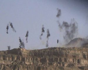 القاء-قنابل-عنقودية-على-عمران-1