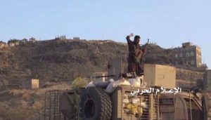 تطهير-التلال-المجاورة-للمنتزة-في-جبهة-الضباب-غربي-مدينة-تعز-1