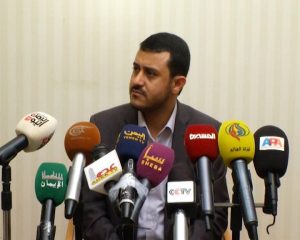 حمزة-الحوثي-في-مؤتمر-صحفي