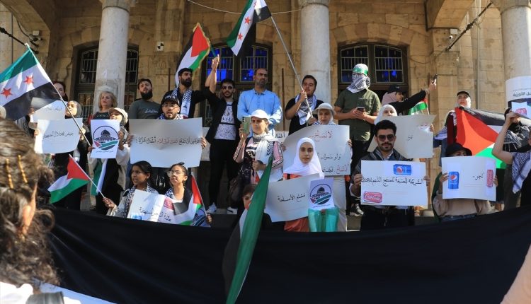 وقفة احتجاجية في دمشق للتنديد بجرائم الاحتلال ونصرة قطاع غزة
